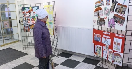 Mali čuvari baštine: u predvorju varaždinske Gradske knjižnice izloženi plakati učenika trećih razreda osnovnih škola