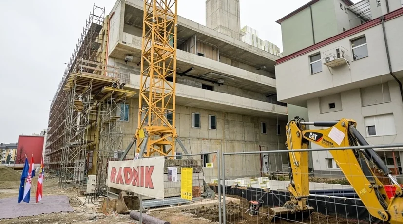 Centralni operacijski blok Opće bolnice Varaždin, vrijedan 45 milijuna eura, bit će završen u roku