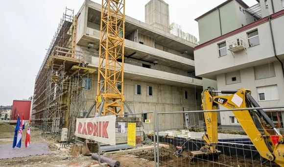 Centralni operacijski blok Opće bolnice Varaždin, vrijedan 45 milijuna eura, bit će završen u roku