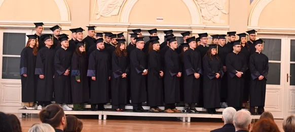 Promovirano 505 FOI-jevih prvostupnika/ca i magistra/ica