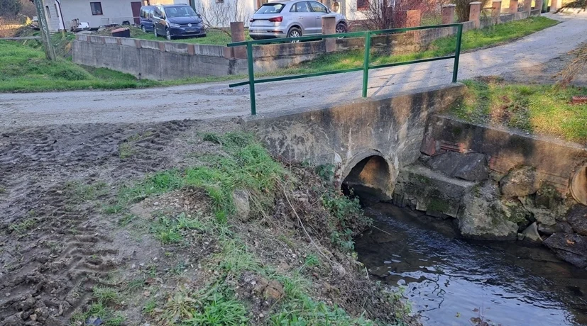 Potok Koruščak u naselju Remetinec