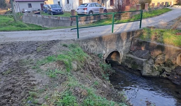 Potok Koruščak u naselju Remetinec