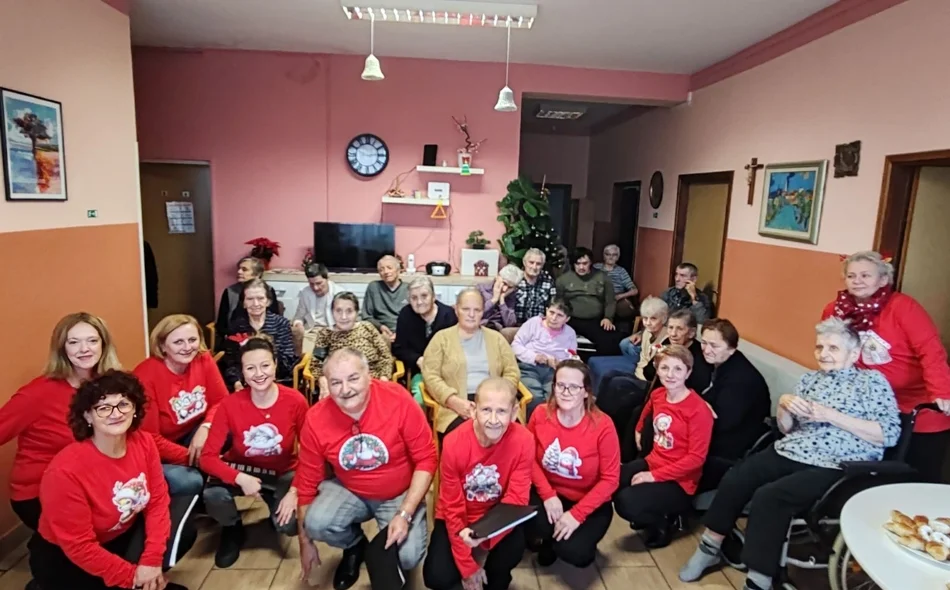 Vokalni sastav Acapella svojim pjevanjem oduševio štićenike Obiteljskih domova za starije