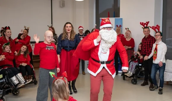 Održana već tradicionalna božićna priredba udruge „Uz tebe sam“
