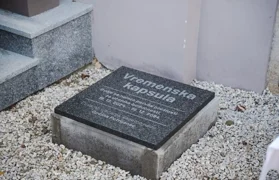 FOTO: Polaganjem vremenske kapsule obilježeno 240 godina od osnivanja Pučke škole u Petrijancu