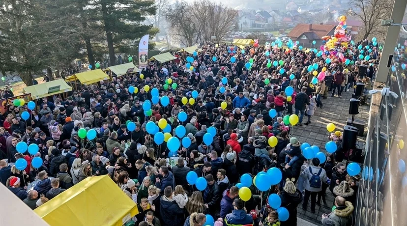 ZIHER JE ZIHER Stotine veselih malih i velikih Novomarofčana u novu 2025. godinu ušlo u podne!