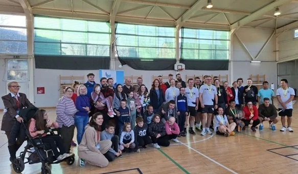 Sudionici humanitarnog turnira u badmintonu "Orka je uz tebe"