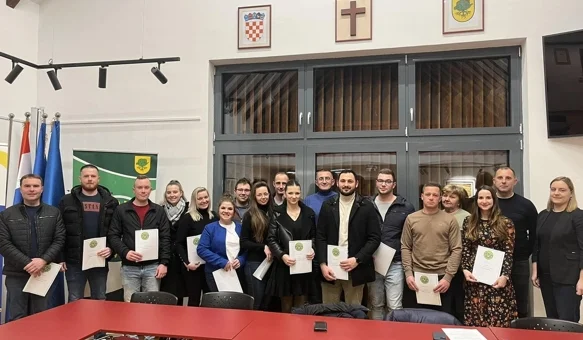 U Vidovcu potpisani Ugovori o dodjeli bespovratnih potpora mladim obiteljima radi rješavanja njihovog stambenog pitanja
