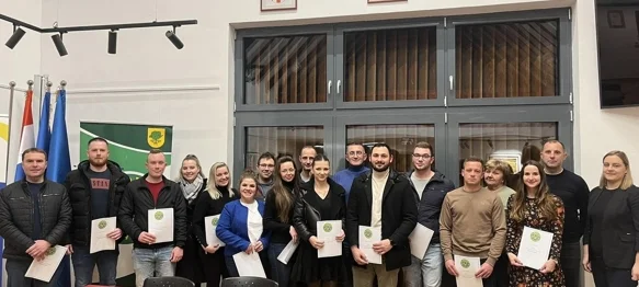 U Vidovcu potpisani Ugovori o dodjeli bespovratnih potpora mladim obiteljima radi rješavanja njihovog stambenog pitanja