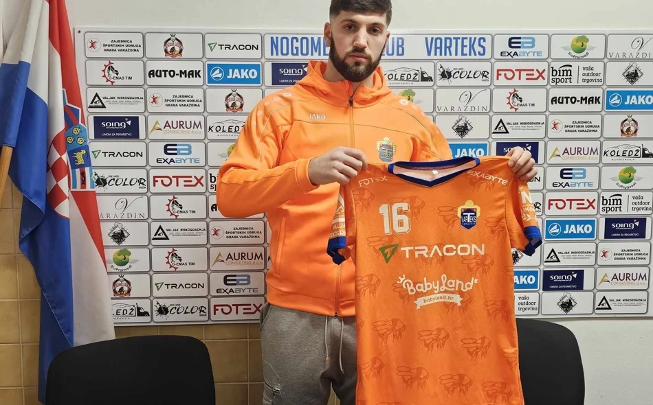 Jedan od najboljih stopera lige, Marijan Fotak (21), pojačava redove Varteksa!