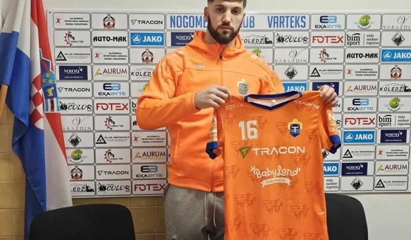 Jedan od najboljih stopera lige, Marijan Fotak (21), pojačava redove Varteksa!