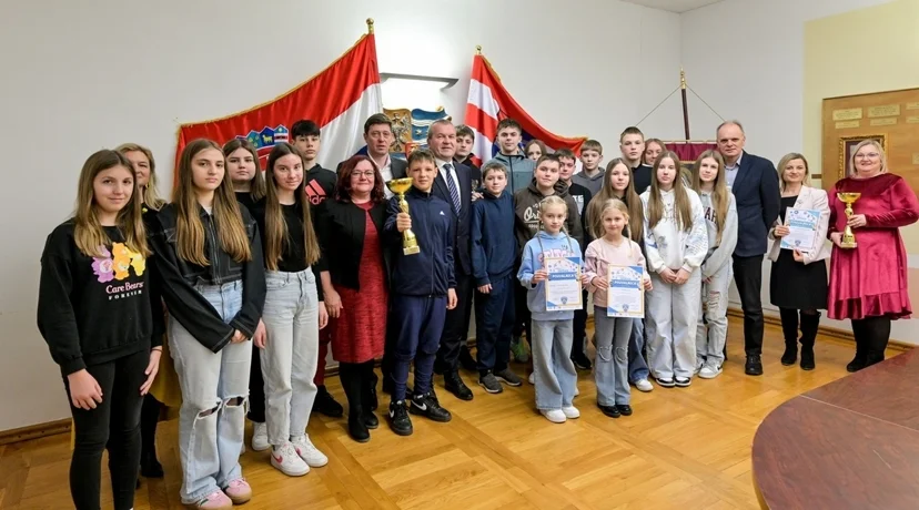FOTO Učenici Osnovne škole Vinica te Strojarske i prometne škole Varaždin ostvarili iznimne uspjehe na natjecanjima iz područja prometne kulture