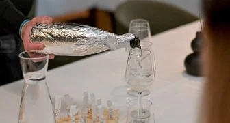 Pripreme i prikupljanje uzoraka vina varaždinskih vinara za 22. Decanter World Wine Awards