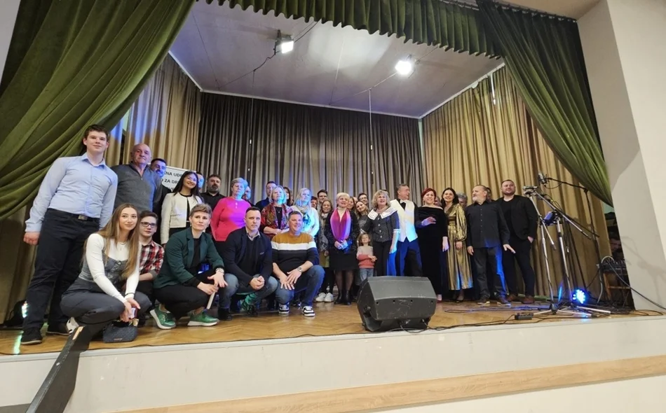 FOTO Pokazali da u nevolji mogu računati jedni na druge: na humanitarnom koncertu prikupili 4750 eura