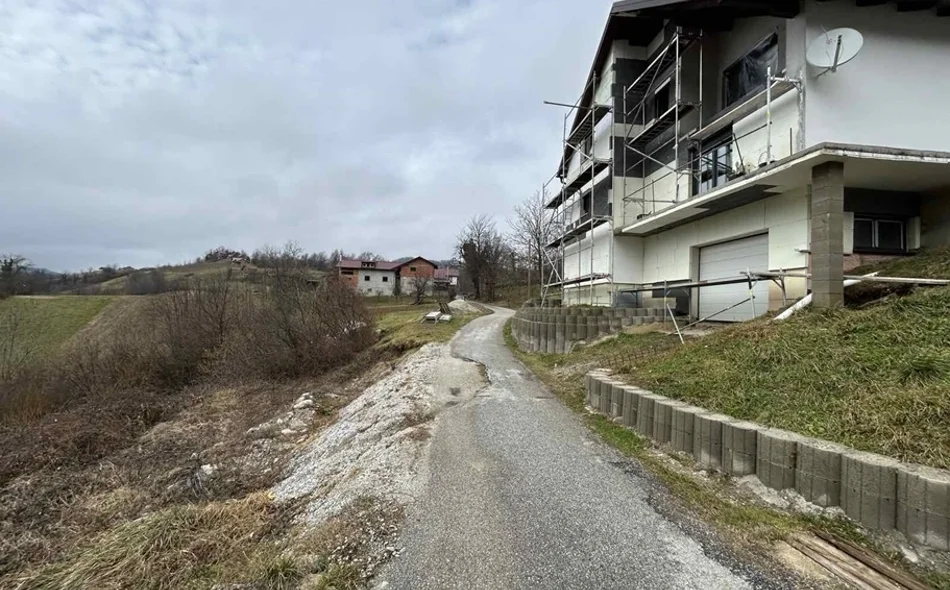 Klizište uz prometnicu u Gornjoj Višnjici