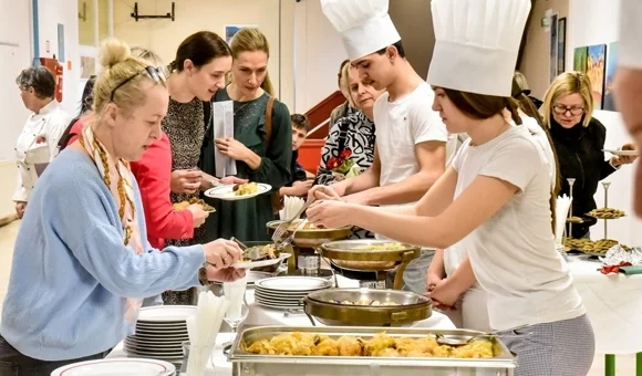 FOTO Bez zelja nema veselja u Gospodarskoj školi: učenici pripremili jela od zaštićenih proizvoda Varaždinske županije