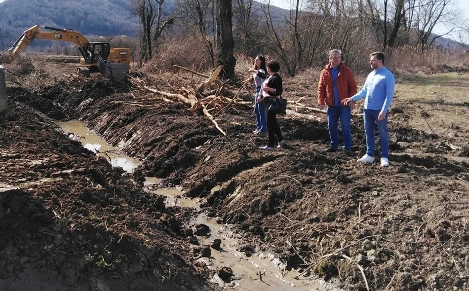 Traju radovi na održavanju vodotoka u Varaždinskim Toplicama da bi se smanjio rizik od poplava