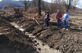 Traju radovi na održavanju vodotoka u Varaždinskim Toplicama da bi se smanjio rizik od poplava