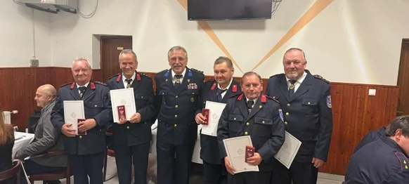 Vatrogasci Donjeg Ladanja održali godišnju Skupštinu, spomenice najdugovječnijim članovima