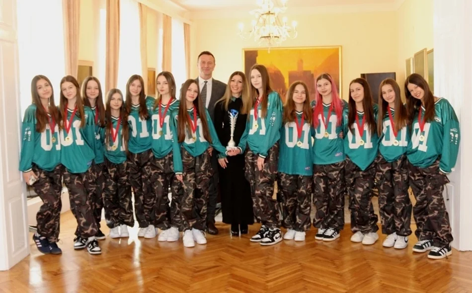 Gradonačelnik Neven Bosilj održao prijam za članice Plesnog kluba Feel
