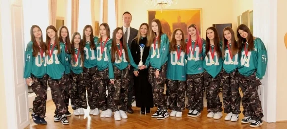 Članice Plesnog kluba Feel na prijamu kod varaždinskog gradonačelnika Nevena Bosilja