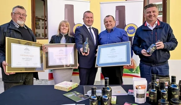 Nova tri zlata Varaždinskog bučinog ulja na prestižnom Monde Selectionu u Bruxellesu