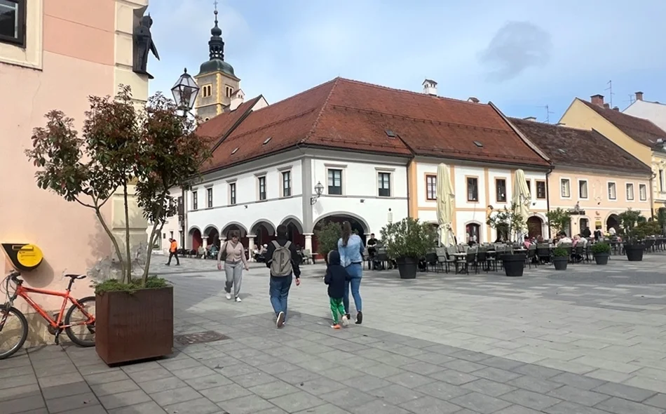 Varaždin uljepšale žardinjere i tegle sa stablima