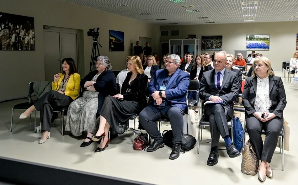 Konferencija „Umjetna inteligencija i rad s darovitima” okupila veliki broj sudionika