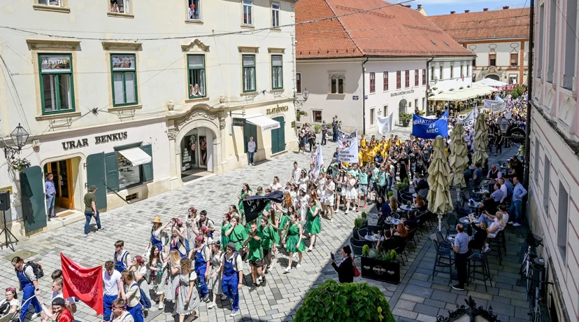 Maturanti mimohod 2024