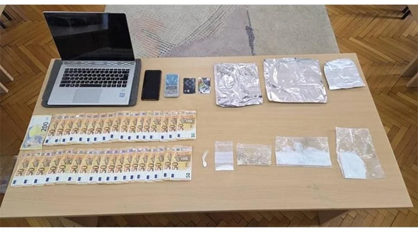 Kod 40-godišnjaka pronađeni droga, digitalna vaga i novac