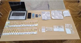 Kod 40-godišnjaka pronađeni droga, digitalna vaga i novac