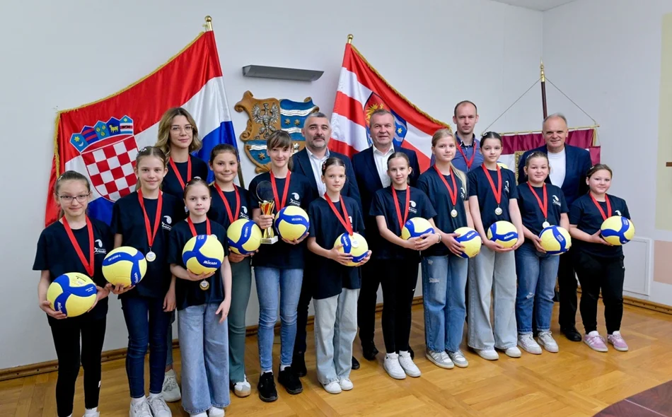 Članice Ženskog odbojkaškog kluba Ivanec osvojile naslov prvakinja Hrvatske u mini-odbojci