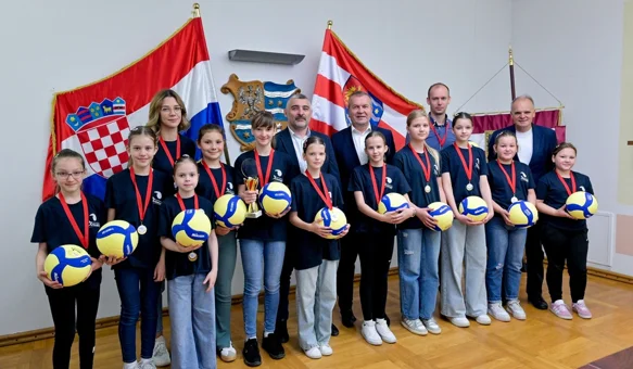 Članice Ženskog odbojkaškog kluba Ivanec osvojile naslov prvakinja Hrvatske u mini-odbojci