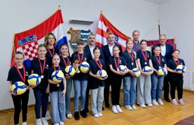 Članice Ženskog odbojkaškog kluba Ivanec osvojile naslov prvakinja Hrvatske u mini-odbojci
