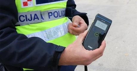 Ukinuta mu je vozačka, a njega za volanom uhvatili s 2.83 promila u krvi