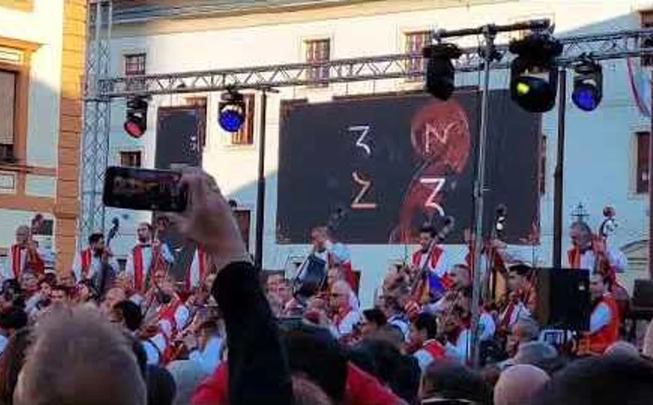 Nastup „Orkestra 100 violina” oduševio posjetitelje na varaždinskom Korzu