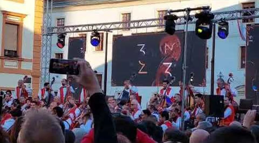 Nastup „Orkestra 100 violina” oduševio posjetitelje na varaždinskom Korzu