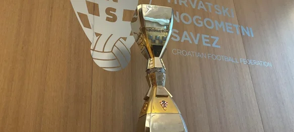 Trofej namijenjen prvaku SuperSport Hrvatske nogometne lige