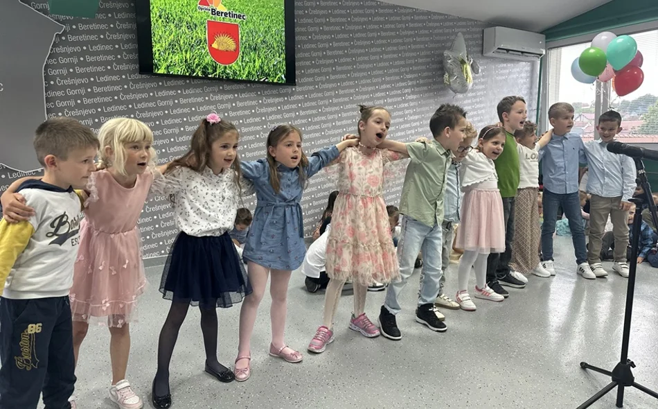 FOTO Djeca i roditelji recitacijom zahvalili vrijednim tetama