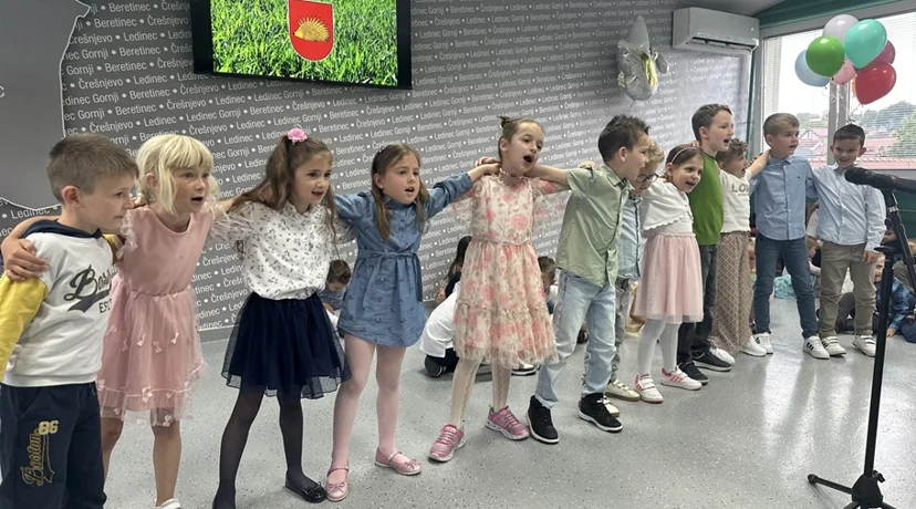 FOTO Djeca i roditelji recitacijom zahvalili vrijednim tetama