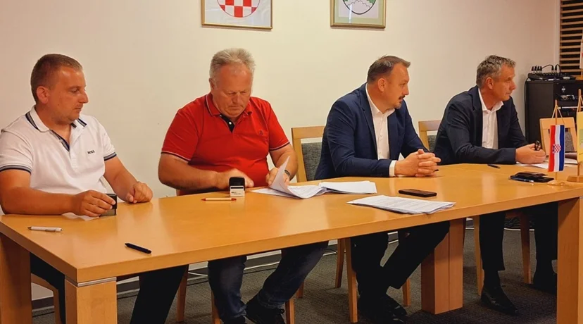Potpisivanje ugovora s izvođačima radova na projektu asfaltiranja nerazvrstanih prometnica