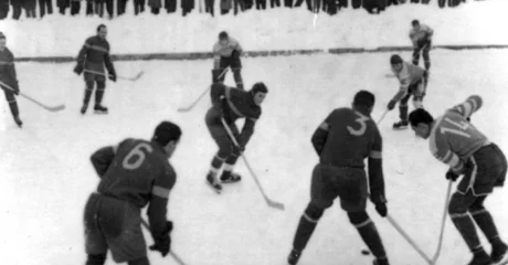 Detalj s hokejaške utakmice u Varaždinu na klizalištu koje se nalazilo na prostoru današnjeg Srednjoškolca