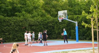 Završeno uređenje igrališta i košarkaškog terena u Zbelavi