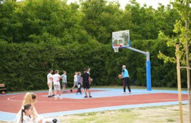 Završeno uređenje igrališta i košarkaškog terena u Zbelavi