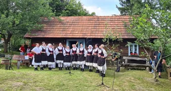 Dani pere oživjeli stare običaje