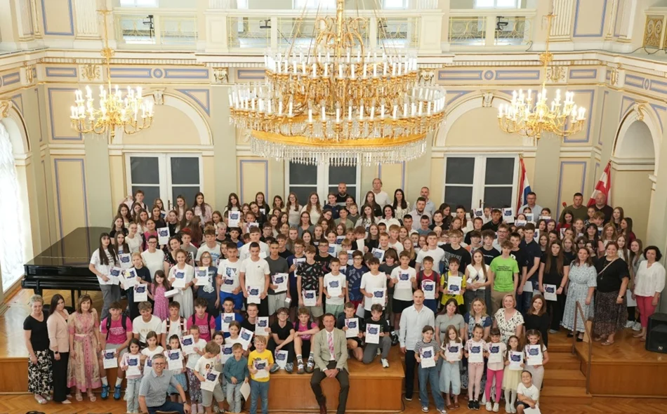 FOTO Nagrađeni najbolji učenici varaždinskih osnovnih škola