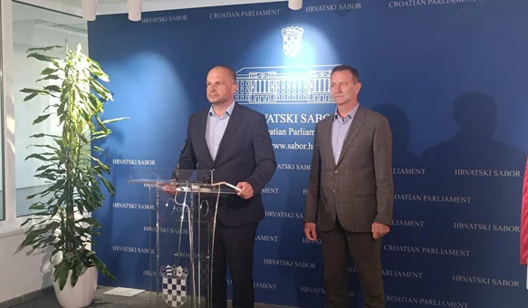 Siniša Hajdaš Dončić i Neven Bosilj na konferenciji za novinare u Hrvatskom saboru