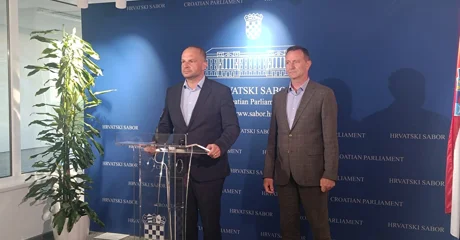 Siniša Hajdaš Dončić i Neven Bosilj na konferenciji za novinare u Hrvatskom saboru