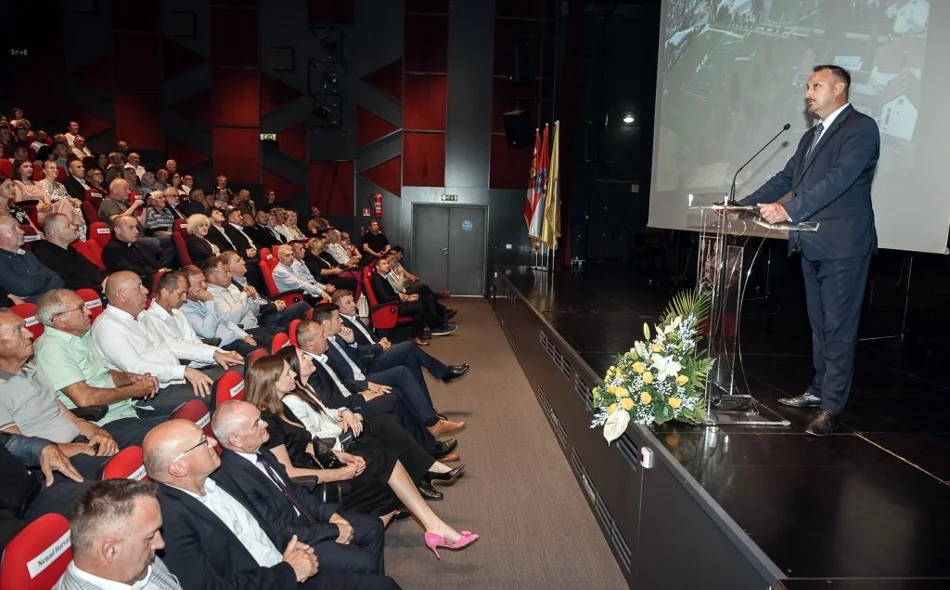 Jenkač: &quot;Korak po korak, gradimo Novi Marof kao sredinu ugodnog življenja i sigurnih ulaganja&quot;