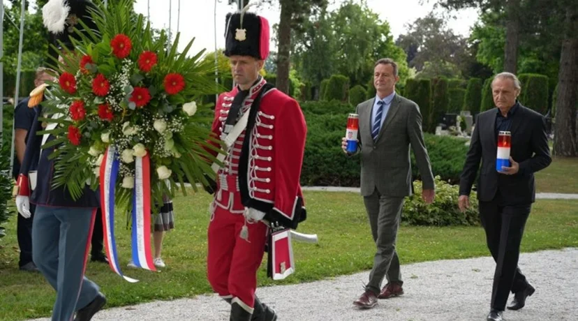 Na varaždinskom groblju položeni vijenci i zapaljene svijeće